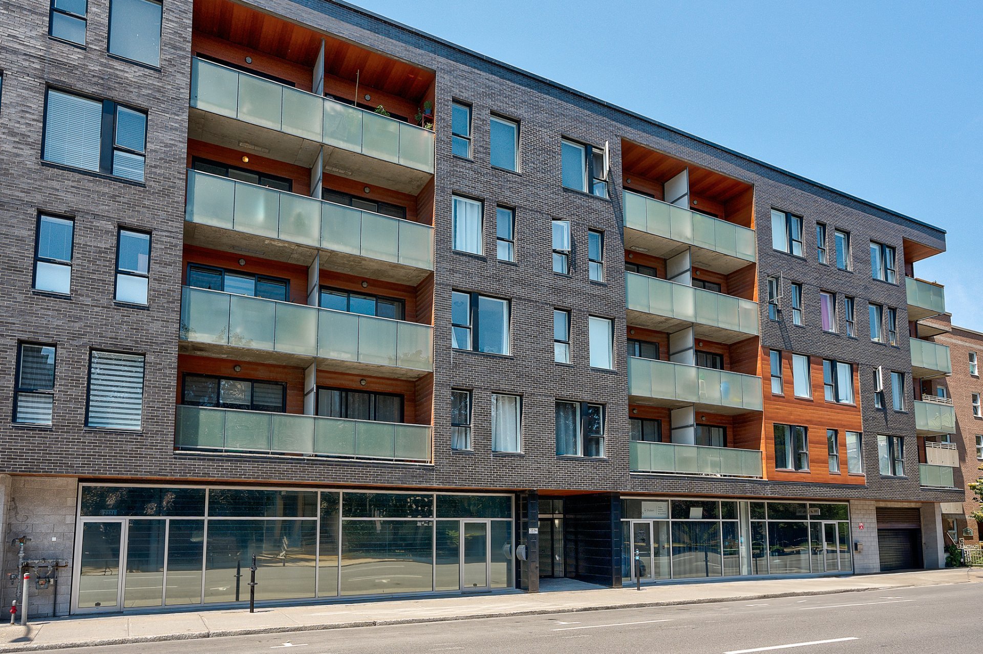 #206 - 2229 Rue Ste-Catherine E.