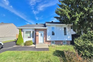 989 Rue Brunel