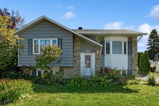 805 Rue Comber
