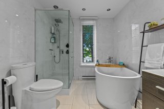 Ensuite bathroom