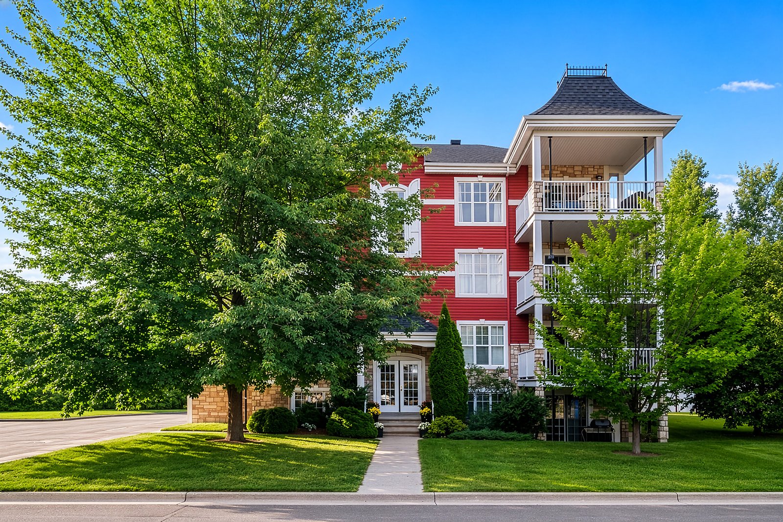 #3 - 572 Av. Forest
