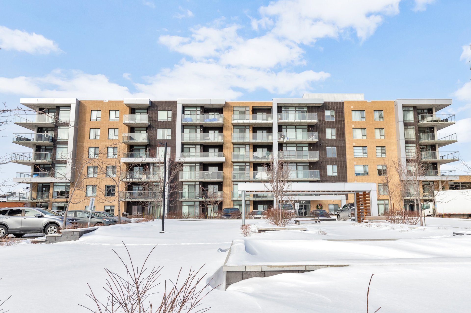 #503 - 355 Boul. Brunswick