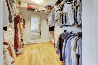 Walk-in closet