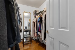 Walk-in closet