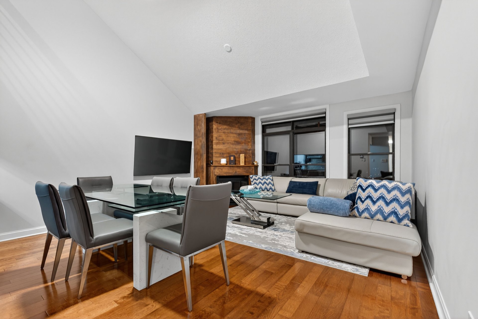 Joelle Bitar / #12313351