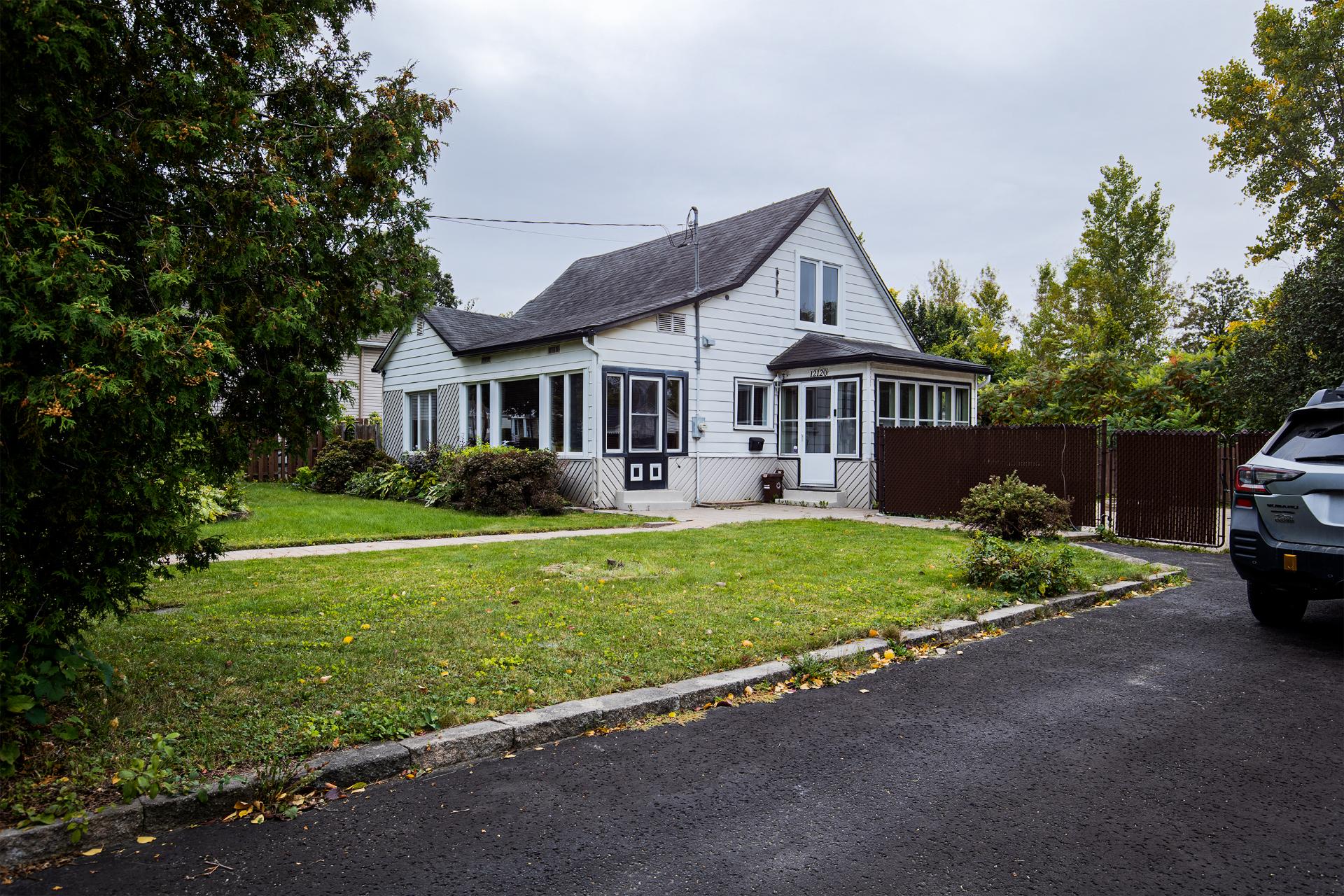 12120 Boul. St-Jean-Baptiste