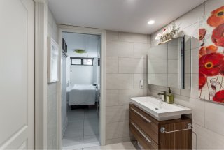 Ensuite bathroom