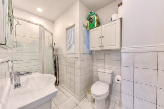 Salle de bains attenante à la CCP