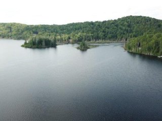 Accès au plan d'eau