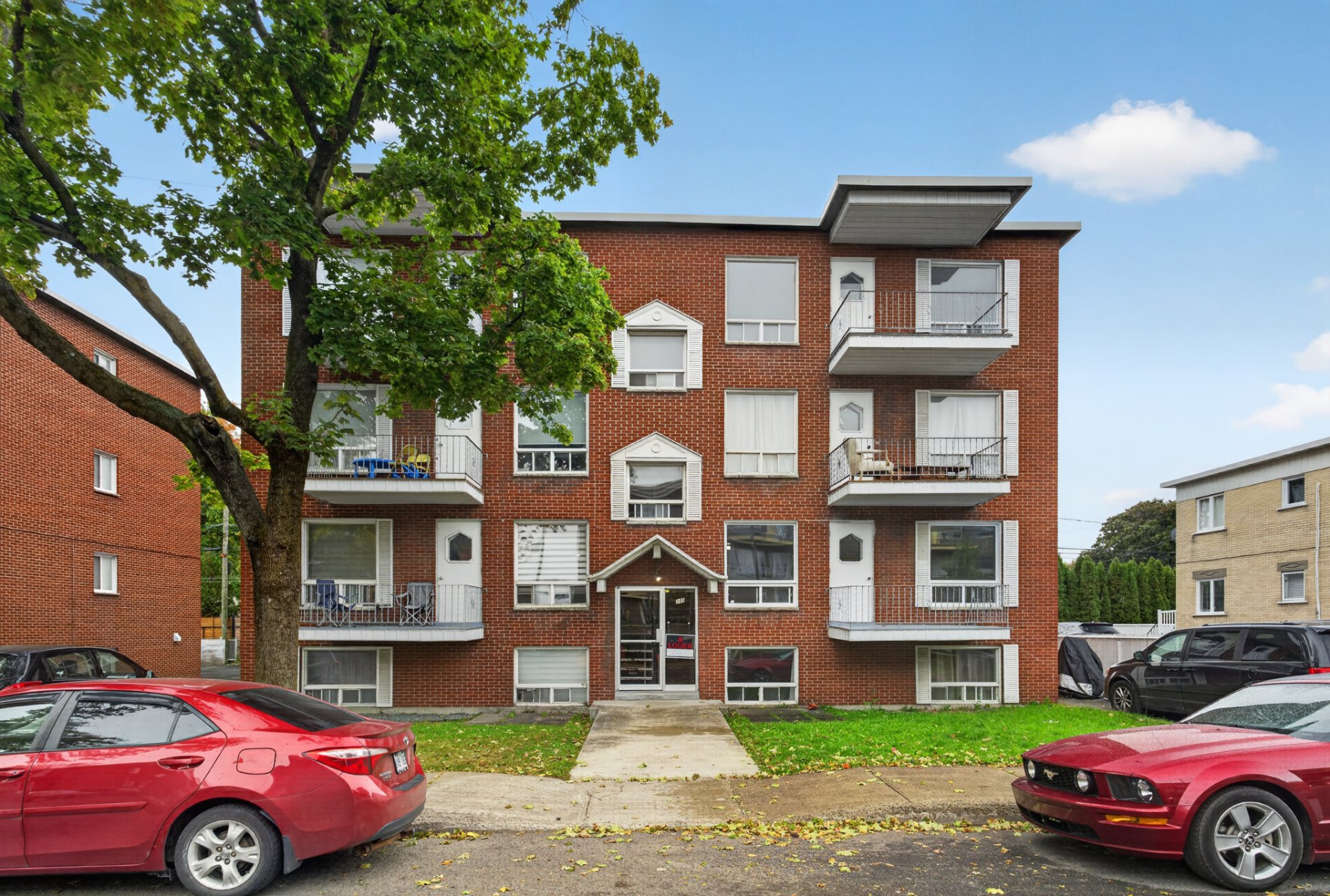 #4 - 345 Rue des Lilas O.