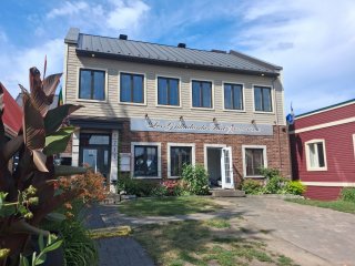 1717 Av. Bourgogne