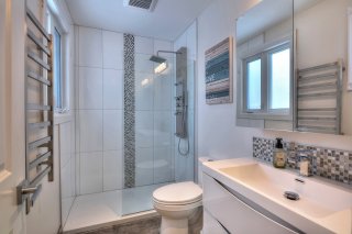 Ensuite bathroom