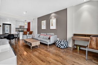 #101 - 701 Rue Irène