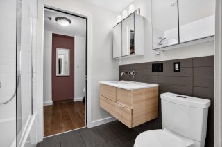 Salle de bains attenante à la CCP
