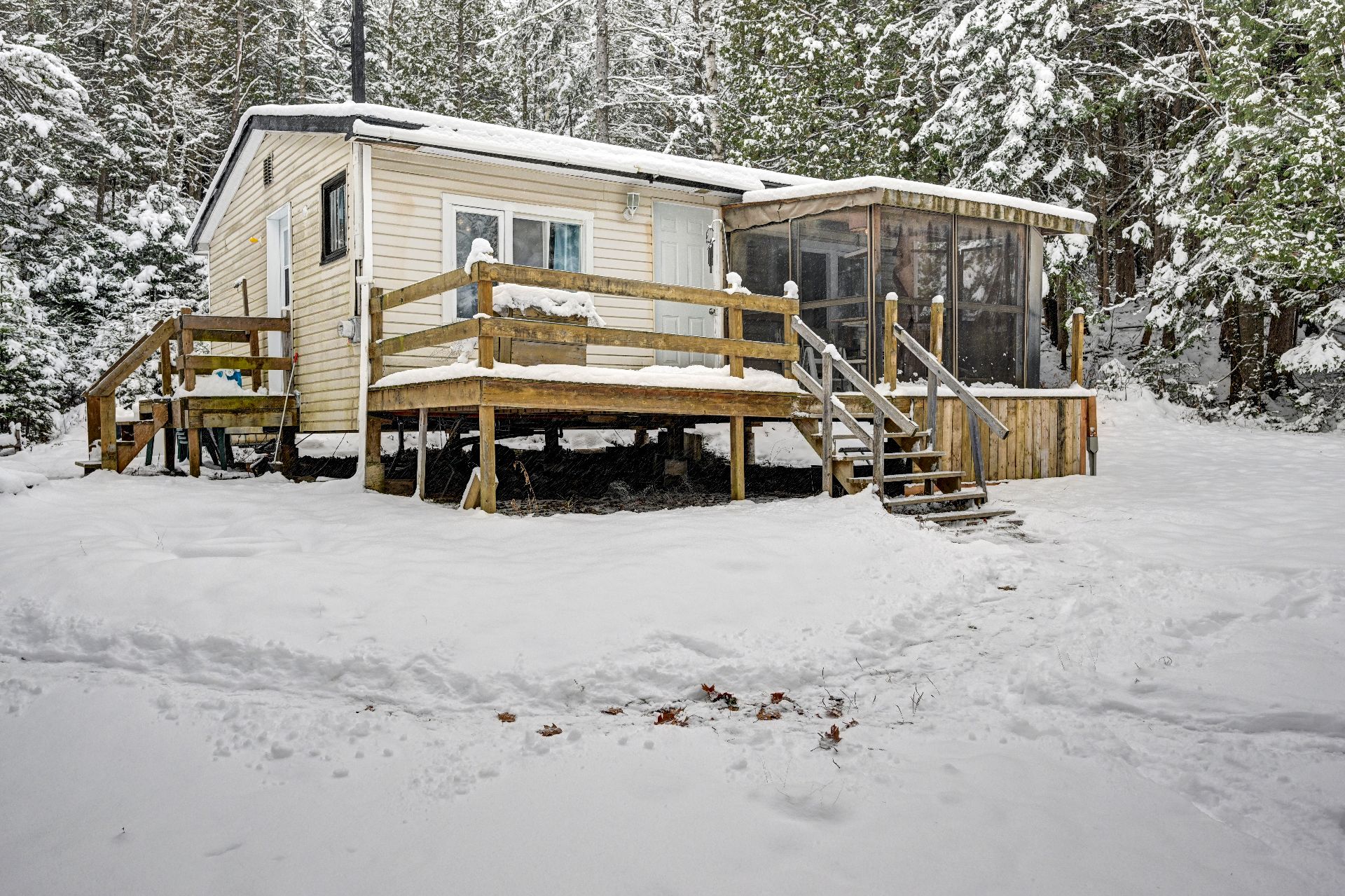 202 Ch. de la Rivière-Rouge