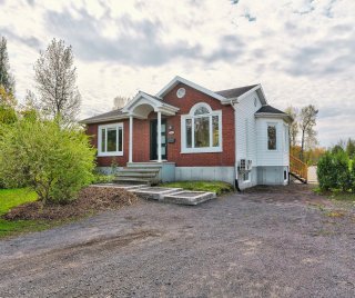 1034 Av. du Lac-St-Charles