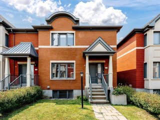212 Av. Hermitage