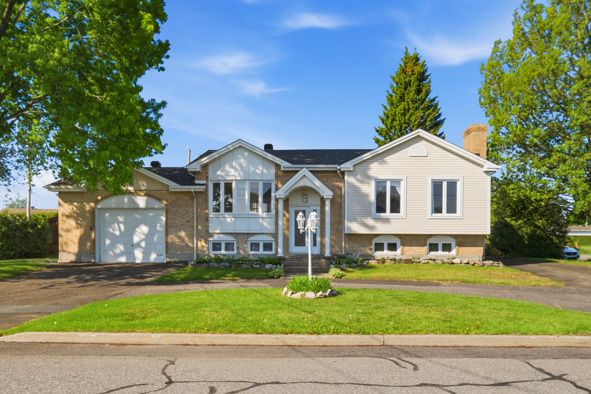 541 Rue Dumas