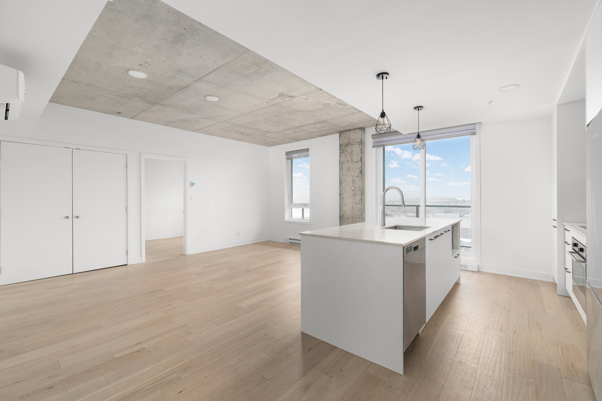 #705 - 7227 Boul. Newman