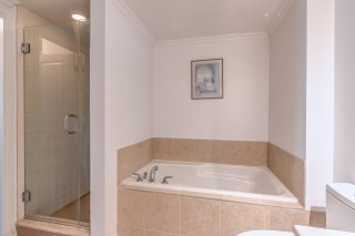Salle de bains attenante à la CCP