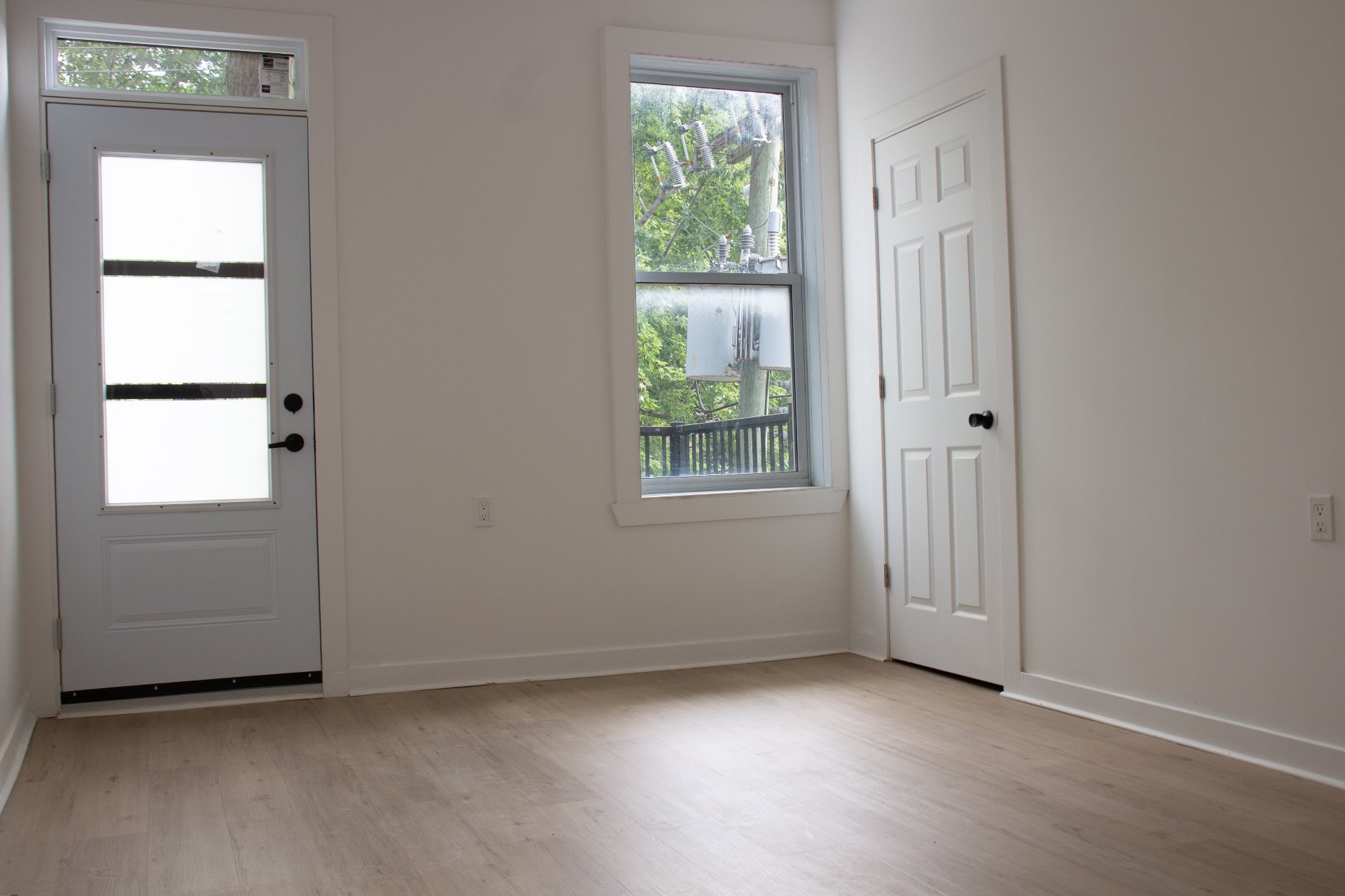 176 Av. Ouellette — photo 2