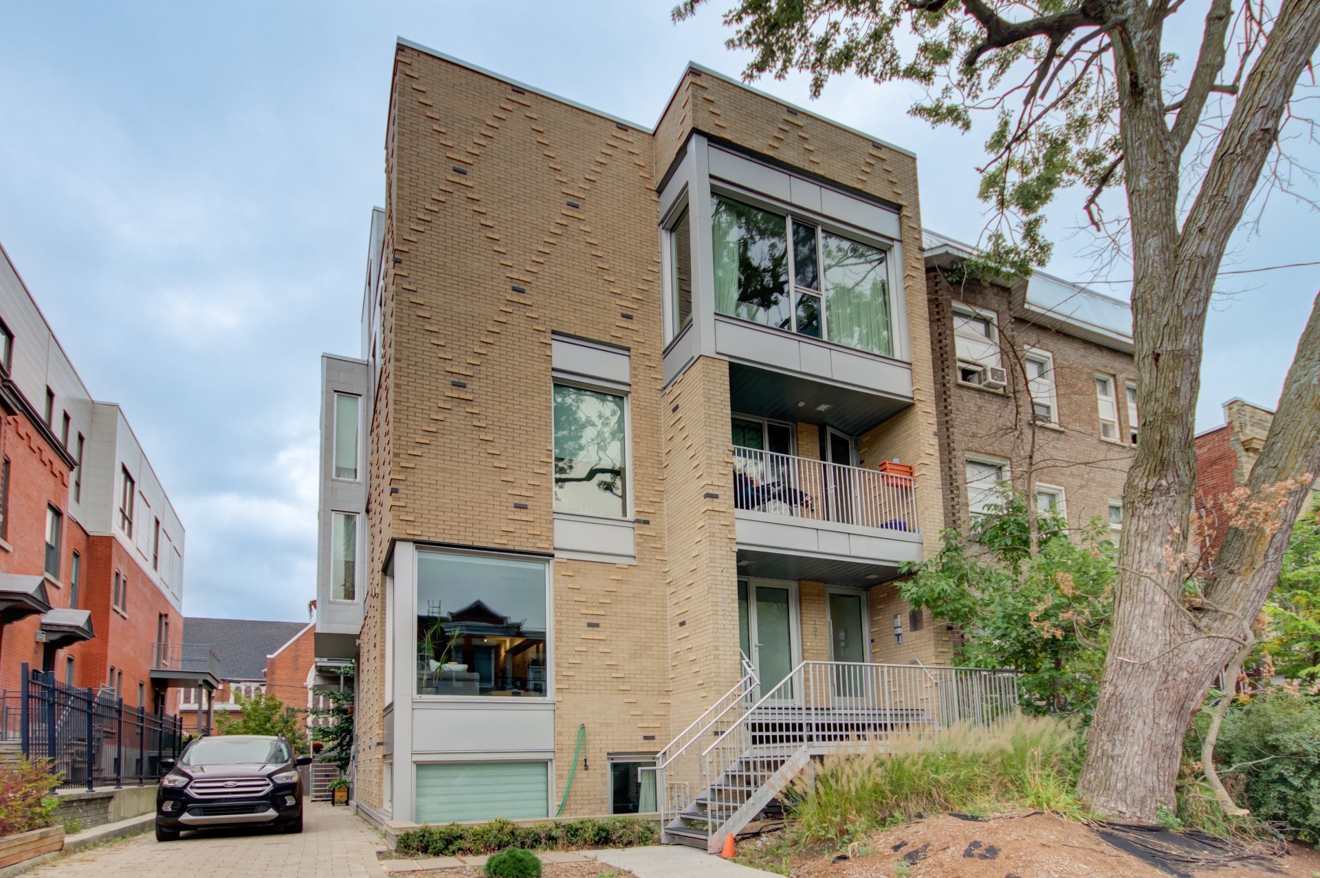 #203 - 3475 Av. Prud'homme