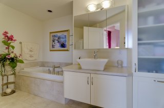 Ensuite bathroom