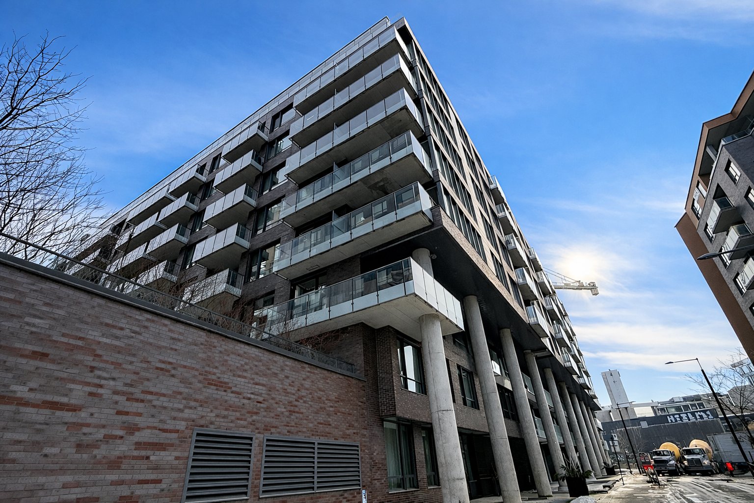 #604 - 1910 Rue des Bassins