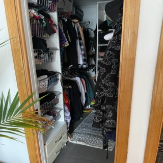 Walk-in closet