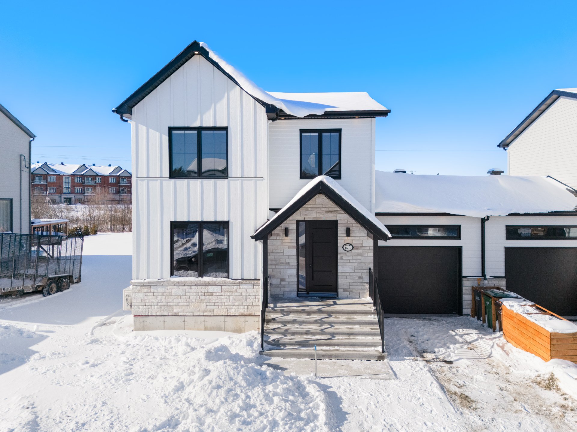 1677 Rue des Étriers