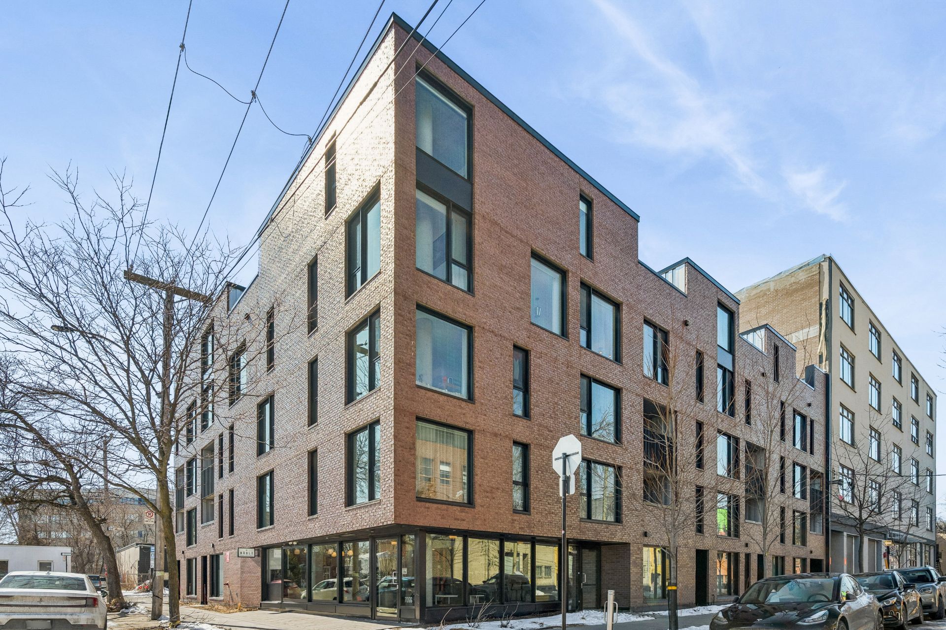 #205 - 7060 Rue Alexandra