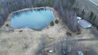 Accès au plan d'eau