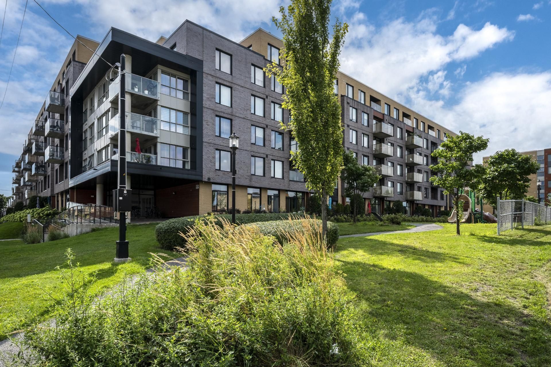 #405 - 2305 Rue Remembrance