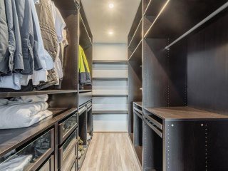 Walk-in closet