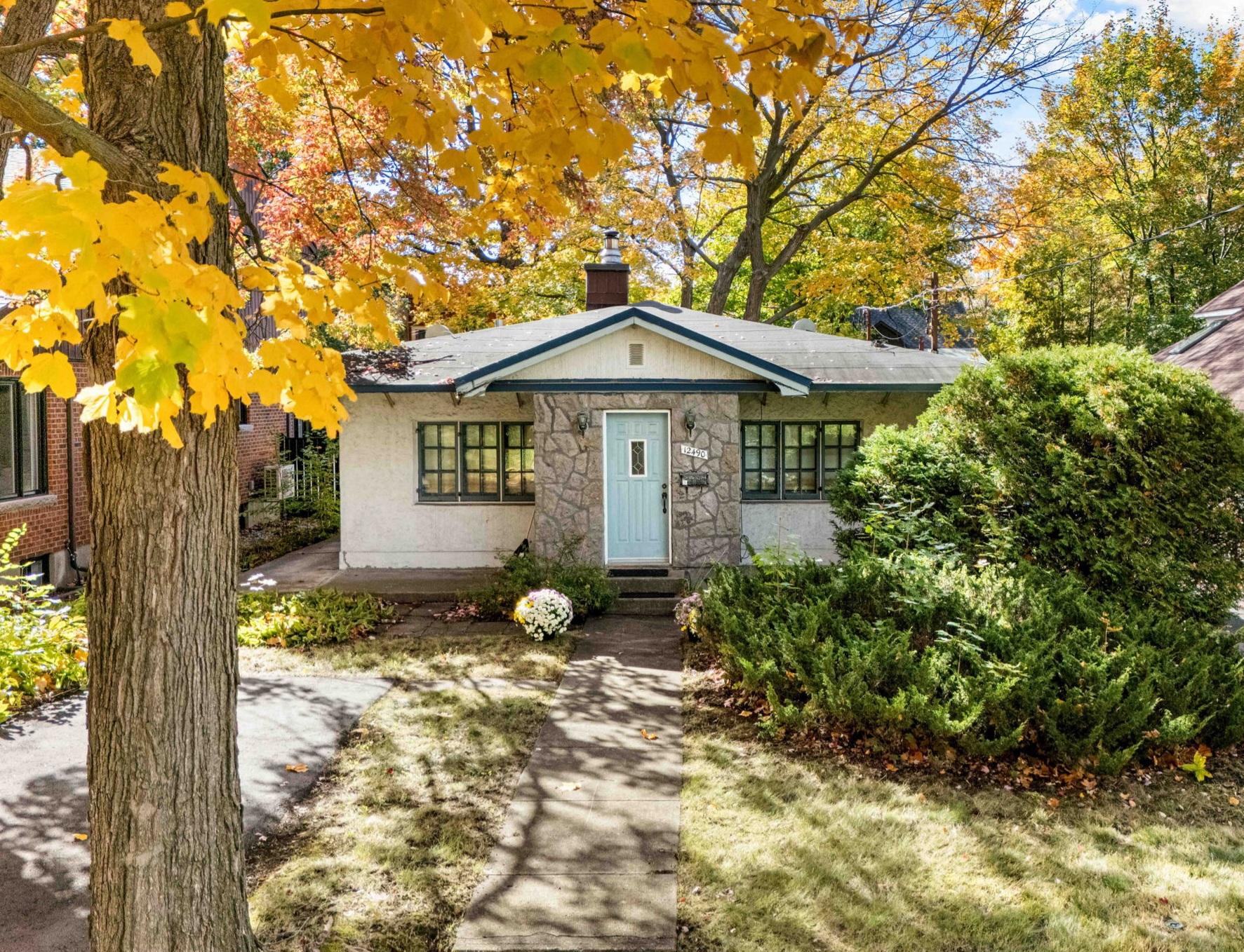 12490 Rue Grenet