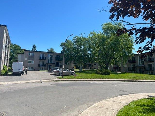 4215 Rue Savard