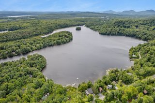 Accès au plan d'eau