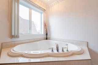 Ensuite bathroom