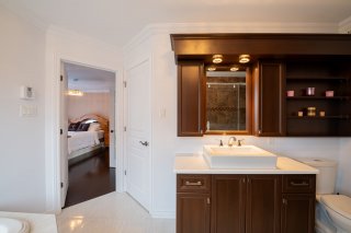 Ensuite bathroom