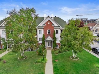 #302 - 2112 Av. Albert-Murphy