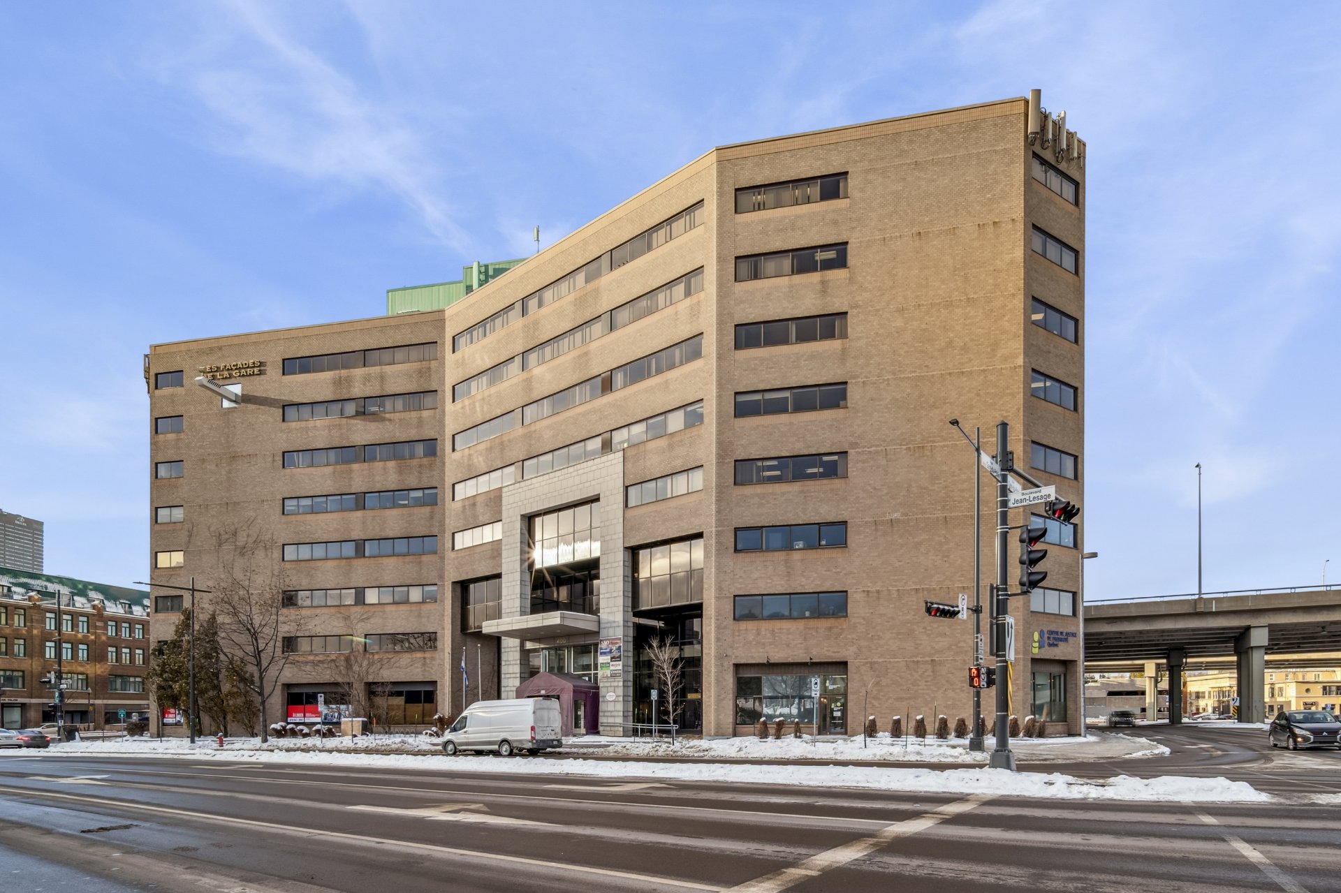 #215 - 400 Boul. Jean-Lesage