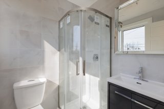 Ensuite bathroom