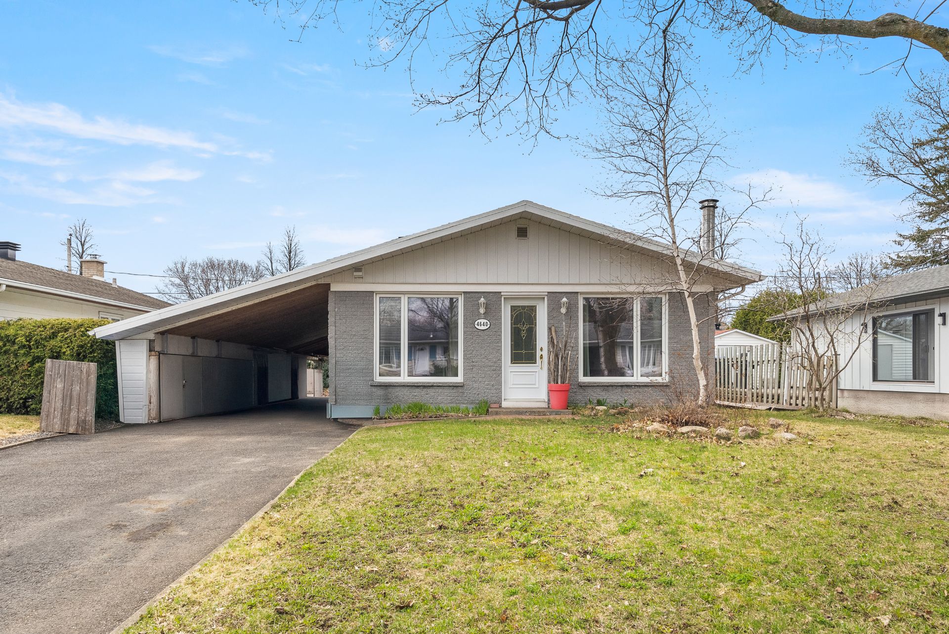  4640 Carré Duclaux