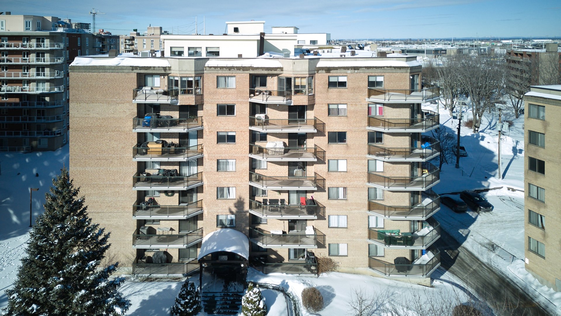 #301 - 6850 Boul. des Roseraies