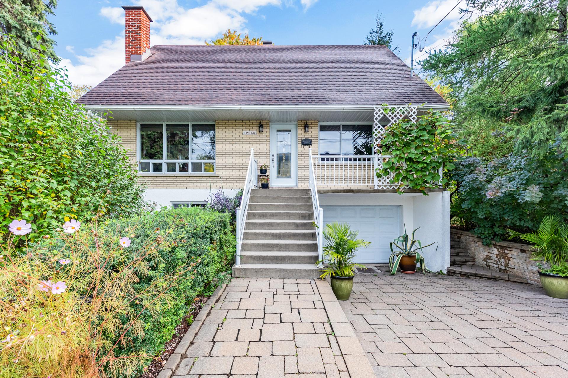 12045 Av. Henrietta