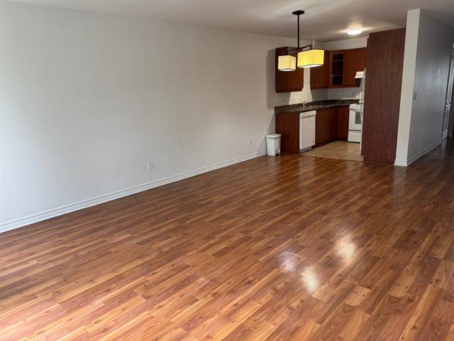 #102 - 2032 Av. Harvard
