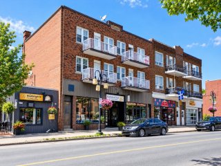 384 Av. de Grand-Mère