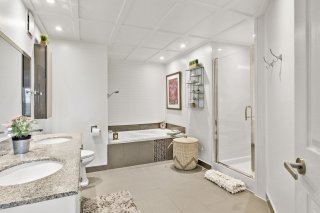 Salle de bains attenante à la CCP