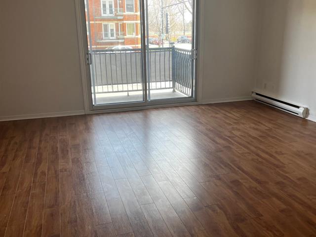 #4 - 8977 Rue Notre-Dame E.