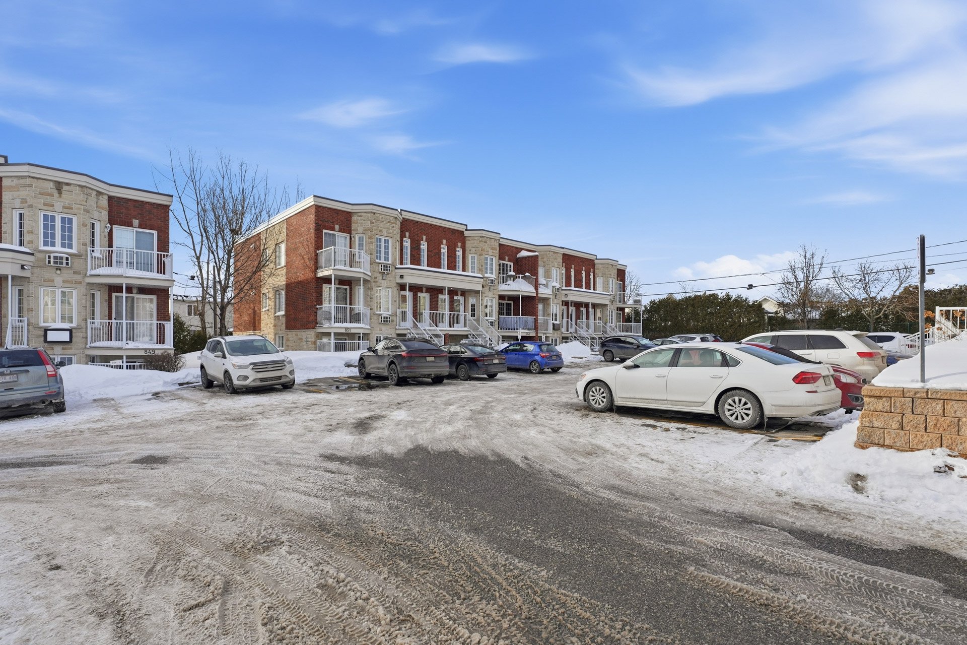 #1 - 853 Boul. de la Cité